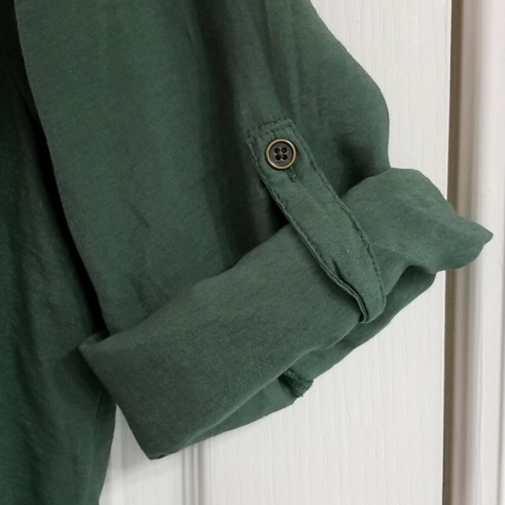 Button up top - Picture 3 of 4